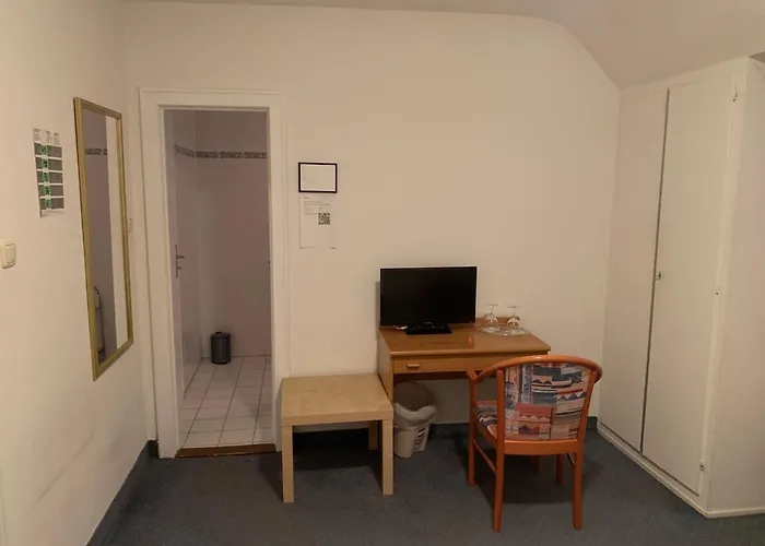 Waldhotel Hensel's Felsenkeller Отель Франкфурт-на-Майне