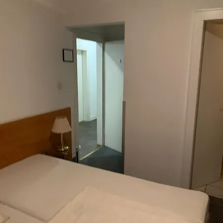 Waldhotel Hensel's Felsenkeller Отель